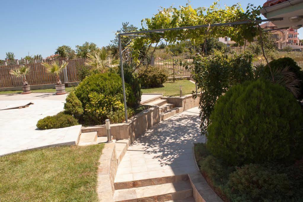 Gardenia Vacation Settlement Aparthotel Sozopol Exterior photo